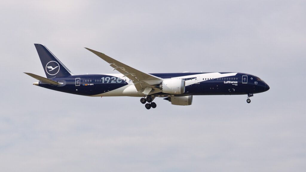 Boeing 787-9 Lufthansa D-ABPU di Frankfurt, foto arkib 20 Mac 2026. Bukan foto penerbangan sulung ke KLIA.