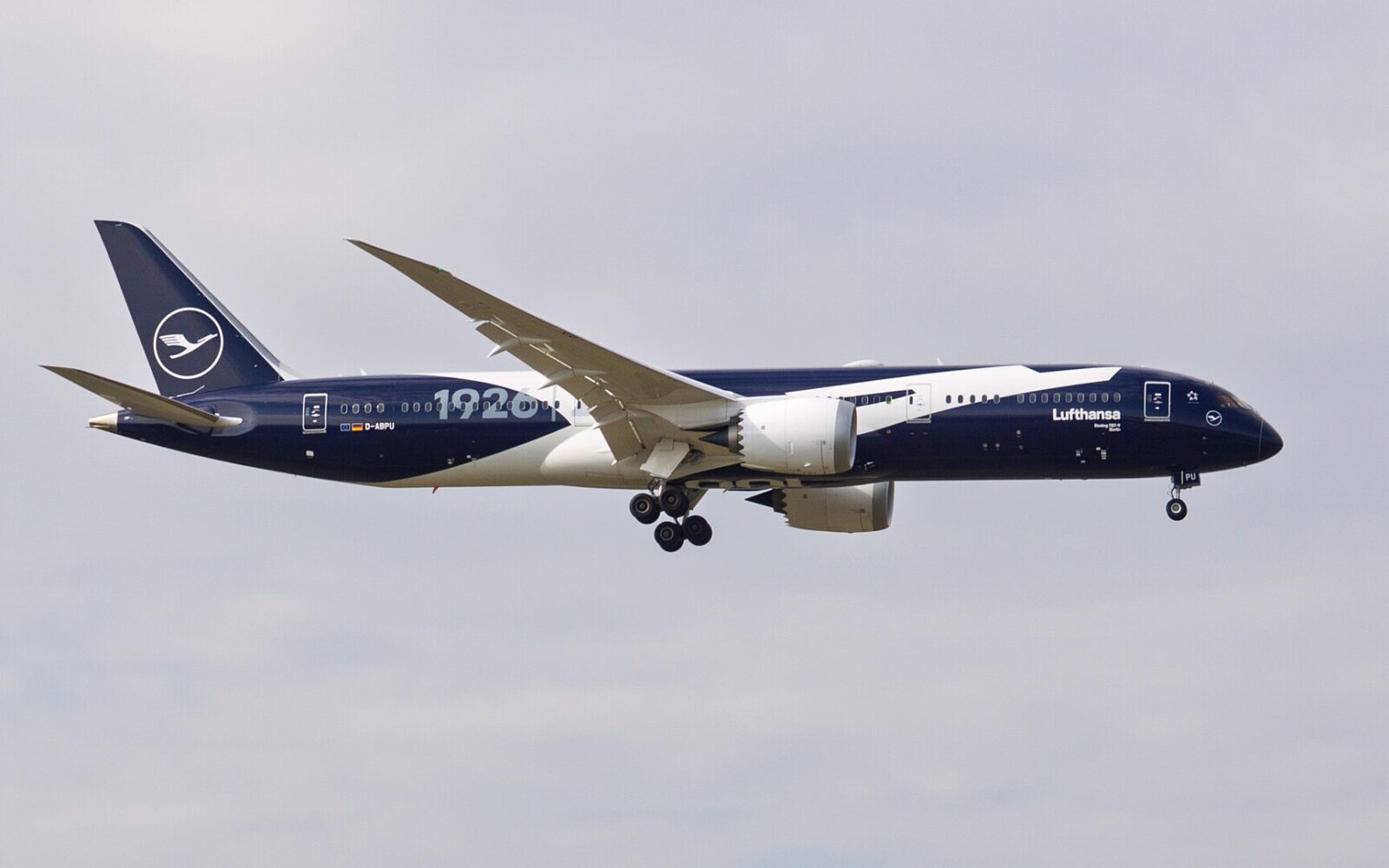 Boeing 787-9 Lufthansa D-ABPU di Frankfurt, foto arkib 20 Mac 2026. Bukan foto penerbangan sulung ke KLIA.