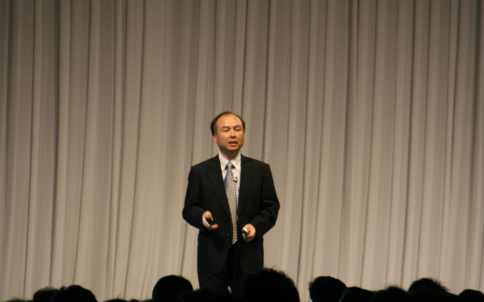 Masayoshi Son di SoftBank Mobile Summit 2008. Foto arkib, bukan foto pengumuman pelaburan Malaysia.